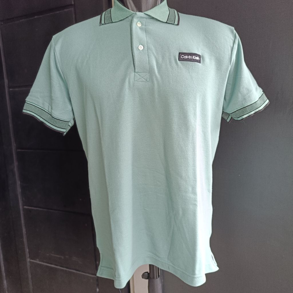 Kaos kerah kaos polo CK Sage size M