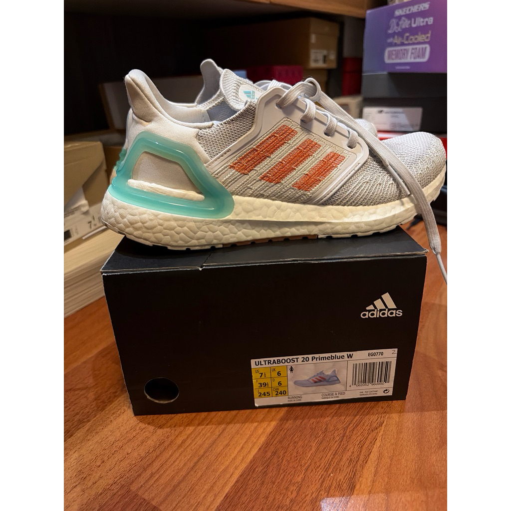 Preloved adidas ultraboost bekas/second  39 1/3 lengkap with Box