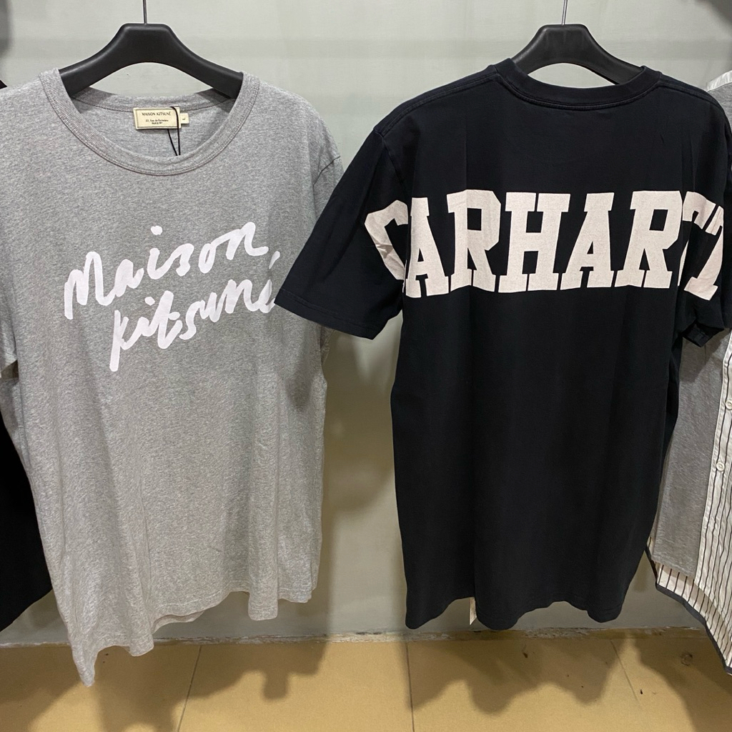 Sepaket kaos carhartt dan maison kitsune size M dan L (tidak dijual terpisah)