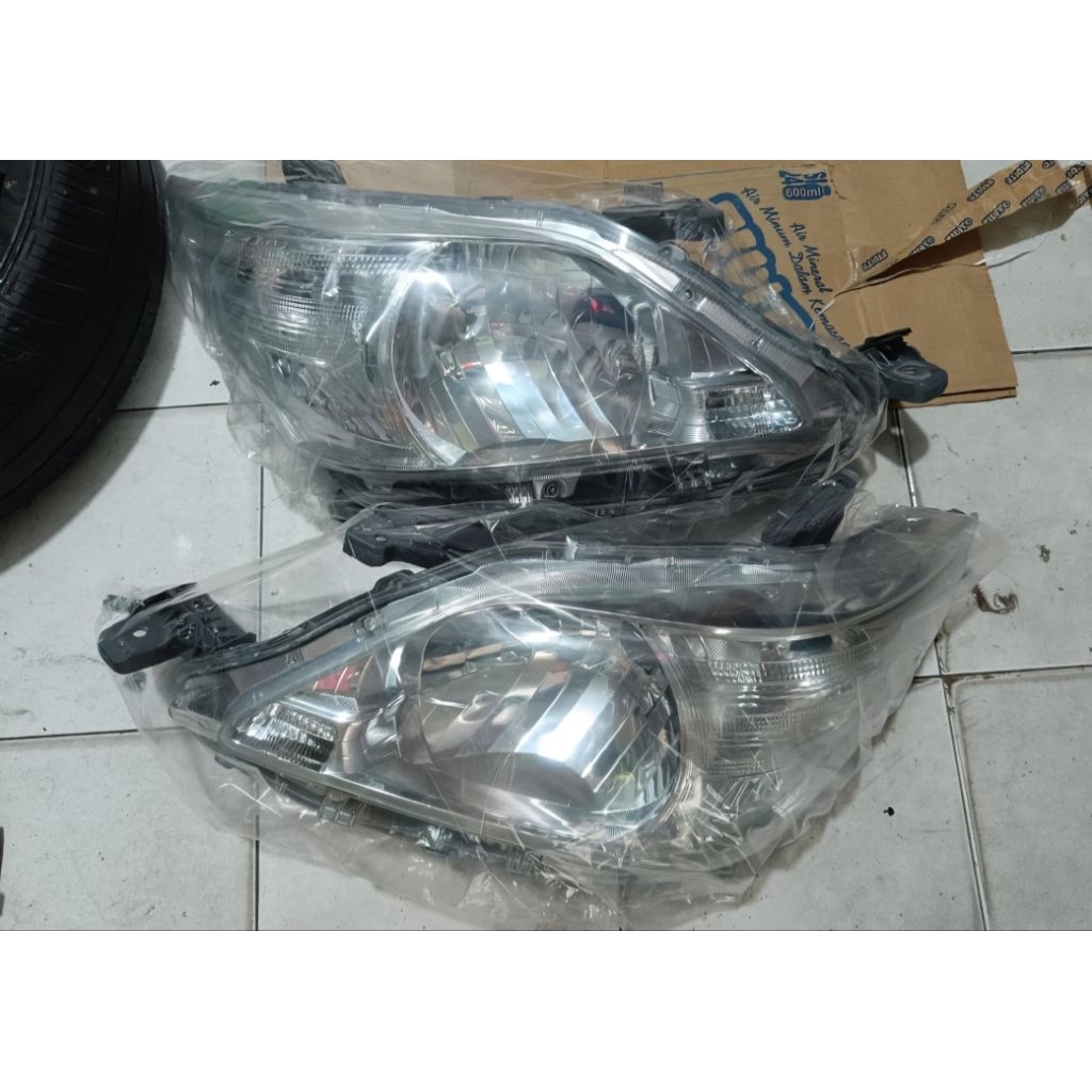 HEADLAMP INNOVA 2012 -2015