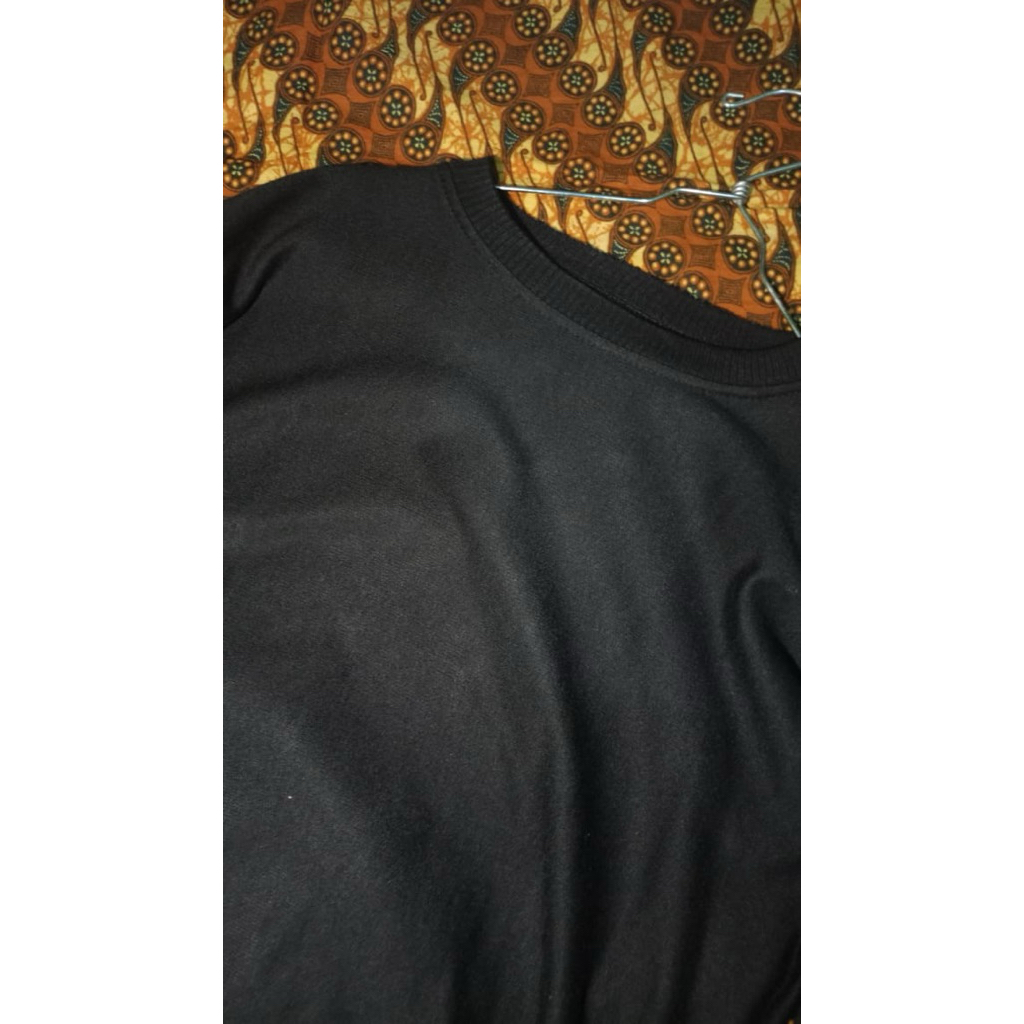 preloved crewneck hitam