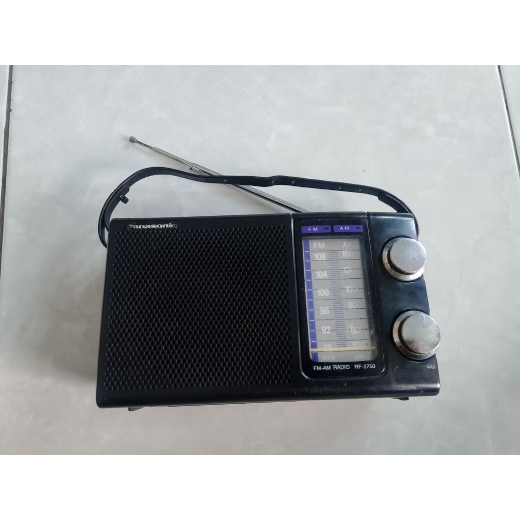Radio kempit panasonic RF-2750