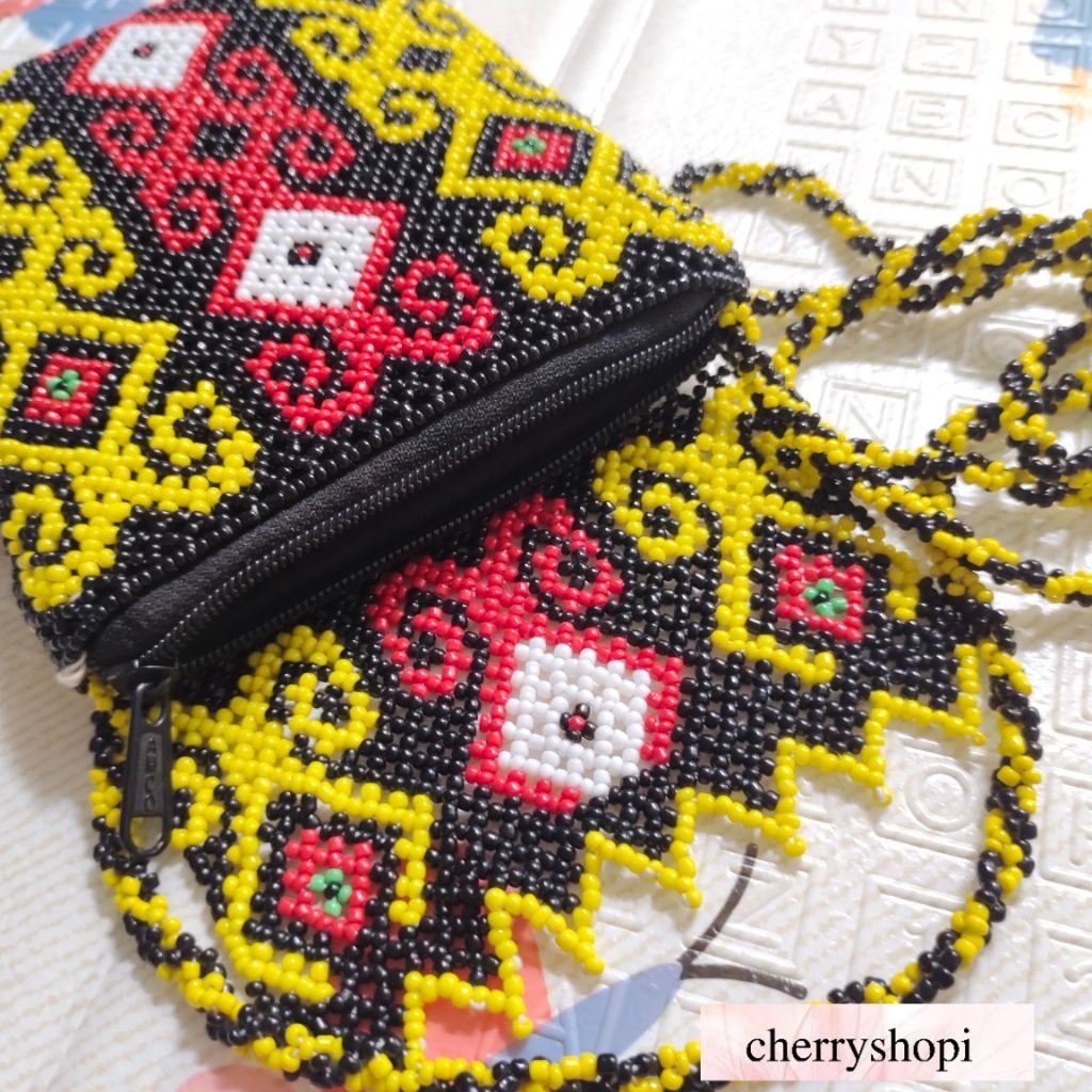 Tas Manik Khas Kalimantan