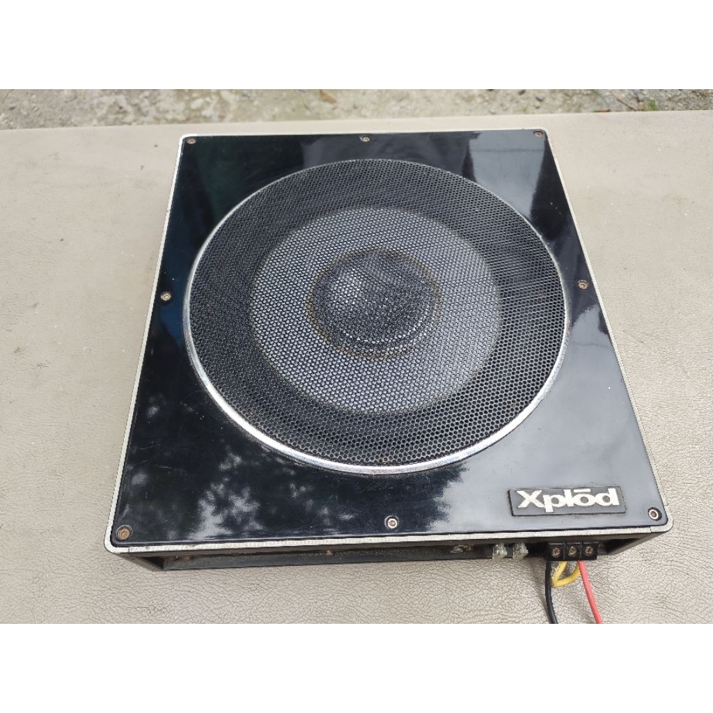 Subwoofer Aktif Xplod 10 Inchi