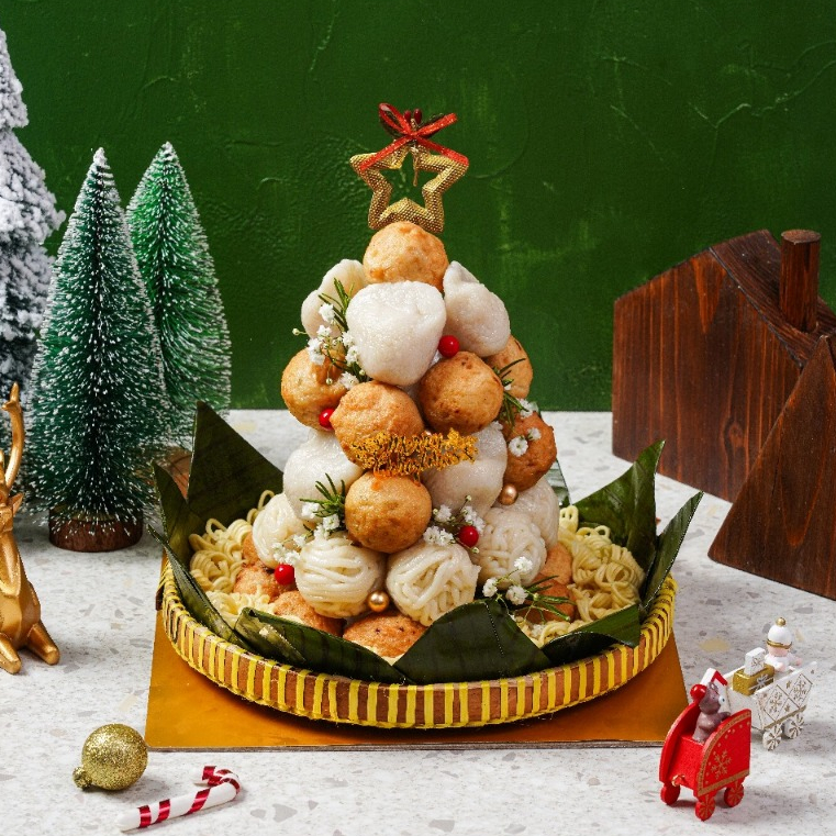 Pempek Cake Natal / Christmas Tree  Cake / Hampers Natal / Ready Stock