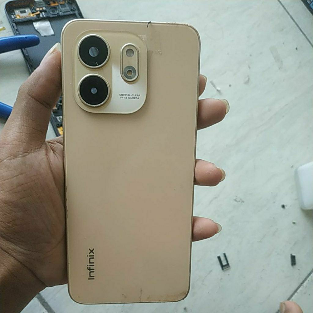 backdoor bekas Infinix smart 9,masih lumayan mulus tanpa fingerprint