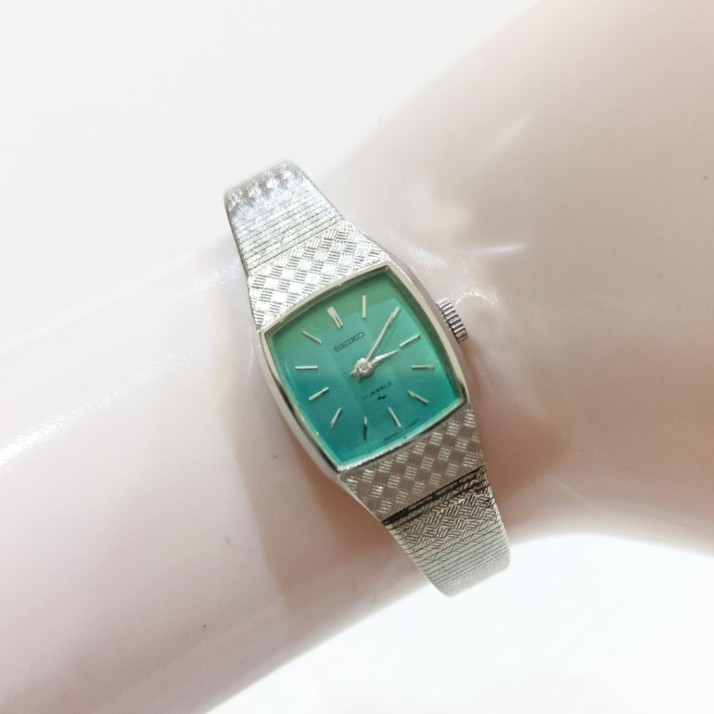 Jam Tangan Seiko Vintage Ladies Chrysoprase Apple Green Dial 11-4210 Manual Winding Watch Wanita