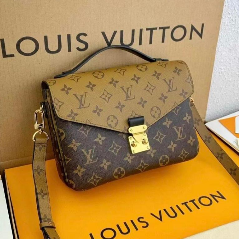 [100% ORI/Box + dust bag] EAST West vintage chain messenger bag,single shoulder crossbody carrying w