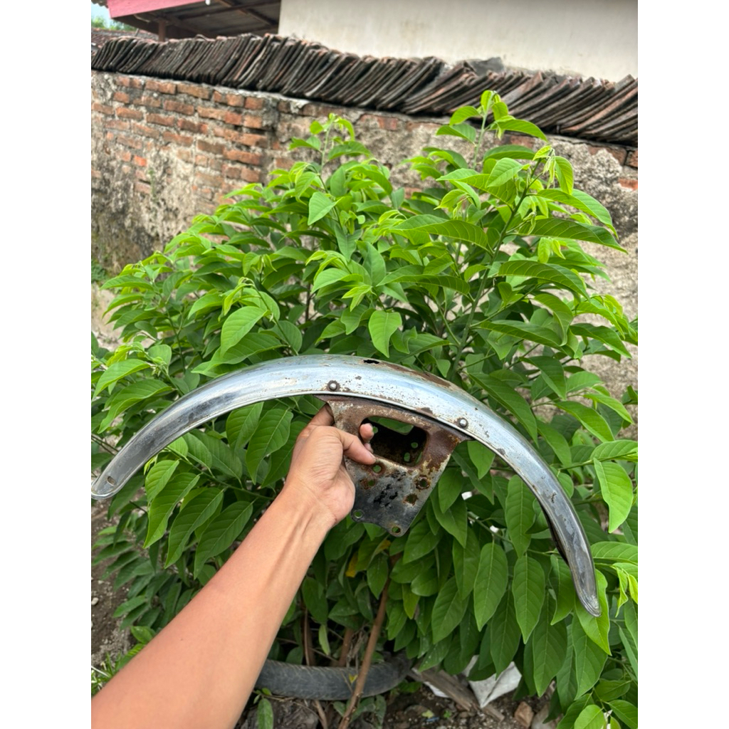 slebor/sepakbor depan original honda win 100