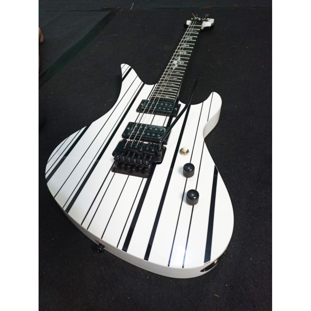 Schecter Synyster Gates Signature Series Custom