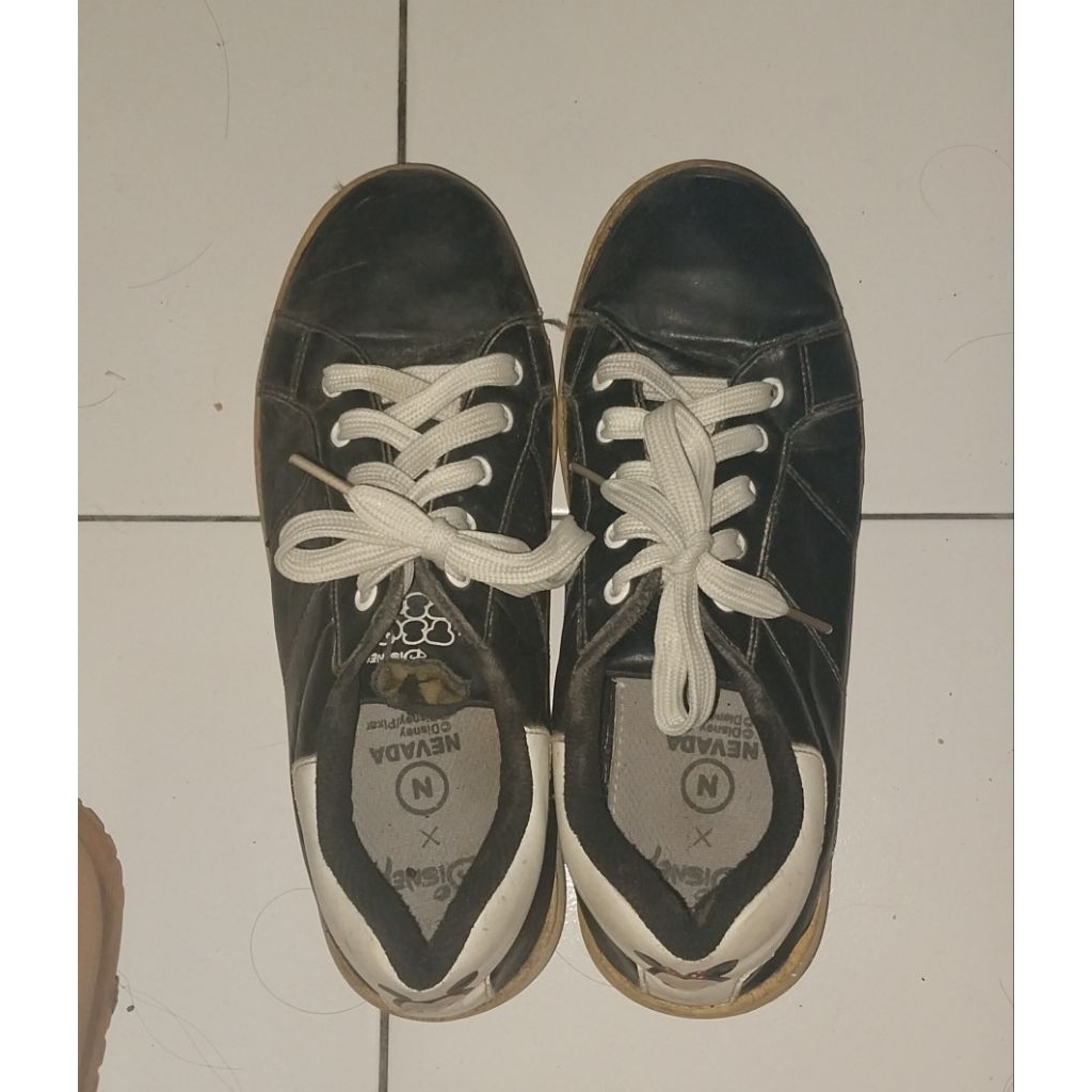 sepatu nevada x Disney