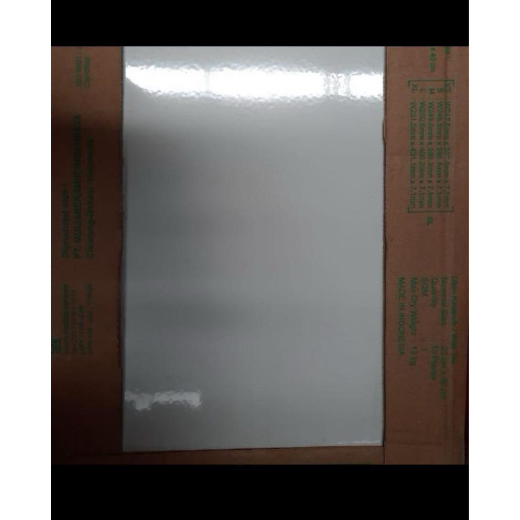 Keramik Dinding 25x40 Kilap MULIA ACCURA Putih Polos