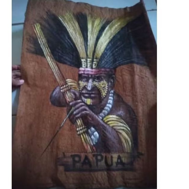 LUKISAN KAYU GAMBAR KEPALA PERANG SUKU DANI PAPUA