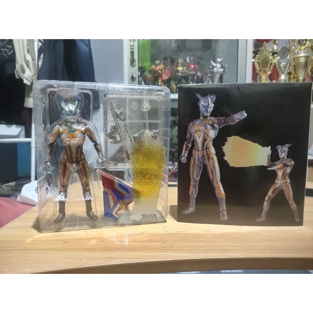 SHF ULTRAMAN ZERO SHINING KWS