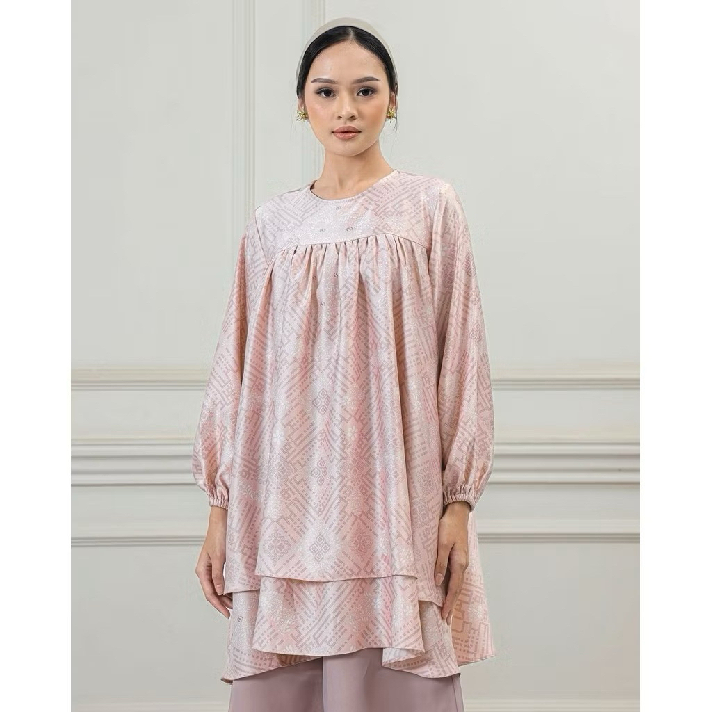 Geulis Larasati Tunic