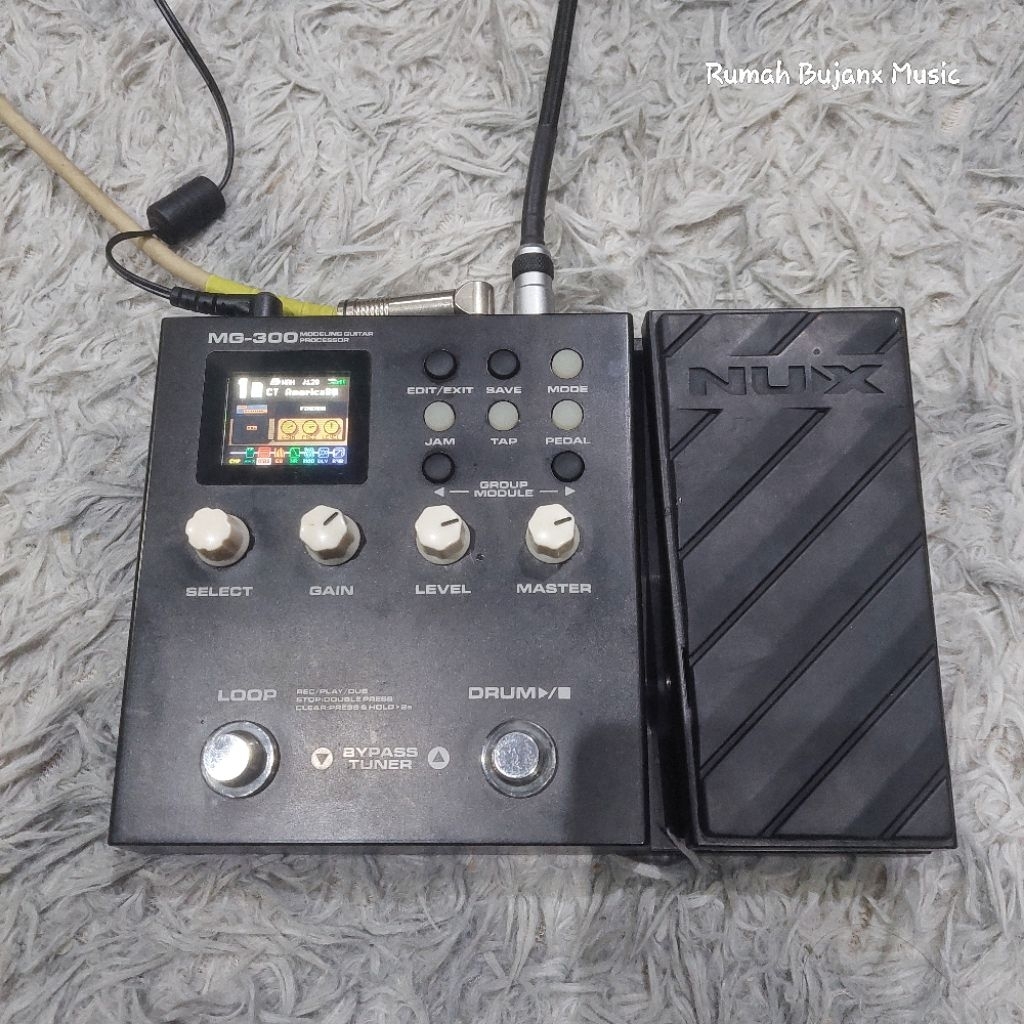 efek gitar Nux Mg 300 second (Baca deskripsi)
