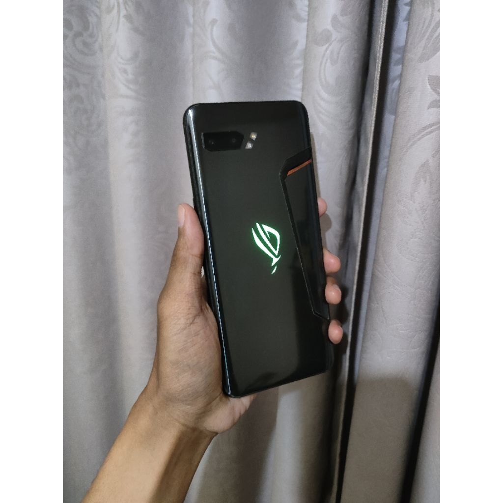 Asus ROG Phone 2 8/128gb Ex garansi resmi Second Normal