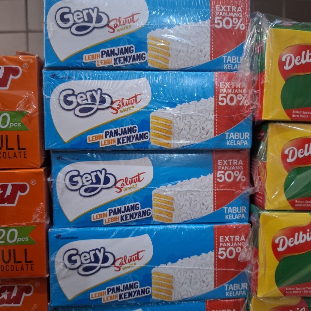 GERY SALUUT WAFER KELAPA ISI 12PCS