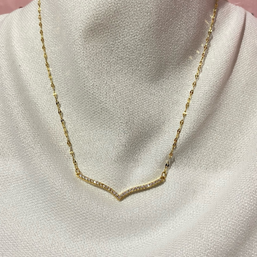 Kalung Titanium Huruf V/Kalung Titanium Wanita/Kalung Titanium/Aksesoris Sederhana