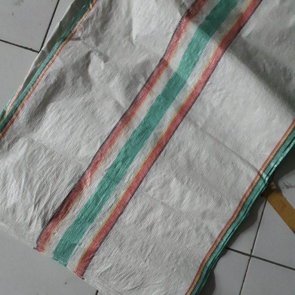 Karung plastik 100kg / Karung plastik 75x115cm / kampil 100kg
