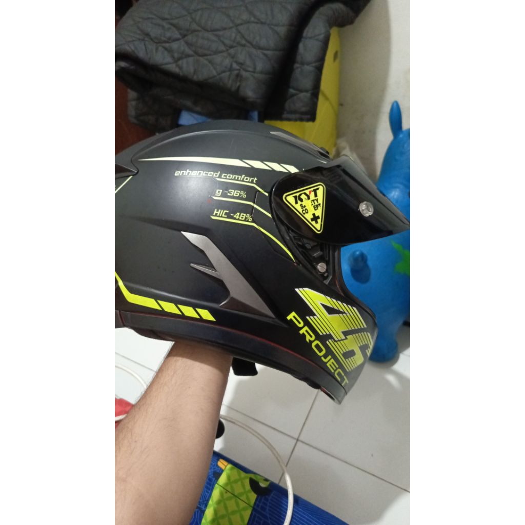 Helm KYT Vendetta repaint AGV