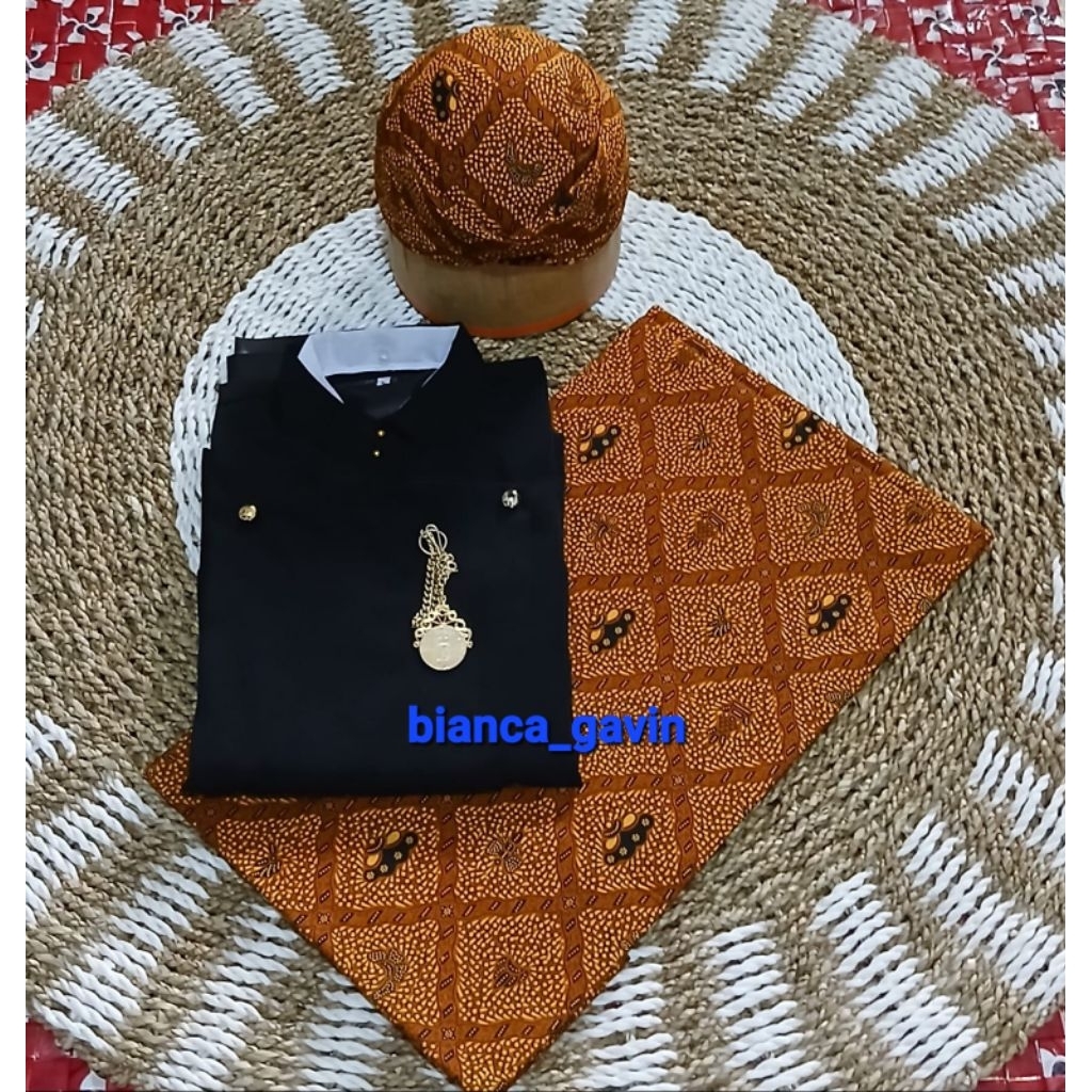 Set Baju Adat Jawa Pria/ Beskap Solo Hitam + Jarik Lembaran + Blangkon, Motif Sidomukti