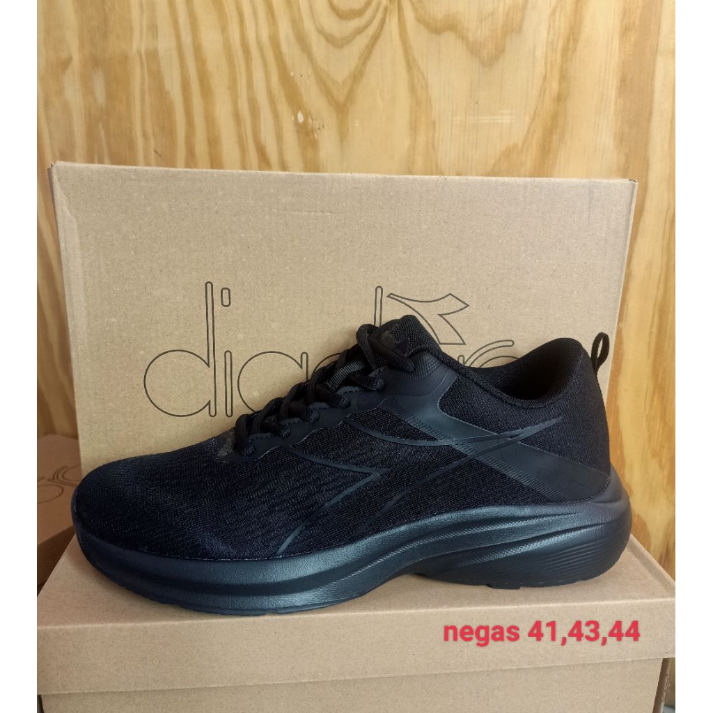 diadora full black size 43,44