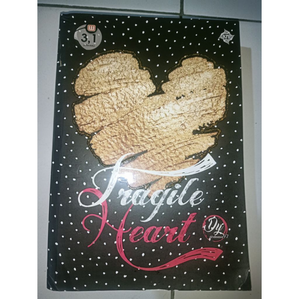 Preloved novel Fragile heart by Daasa