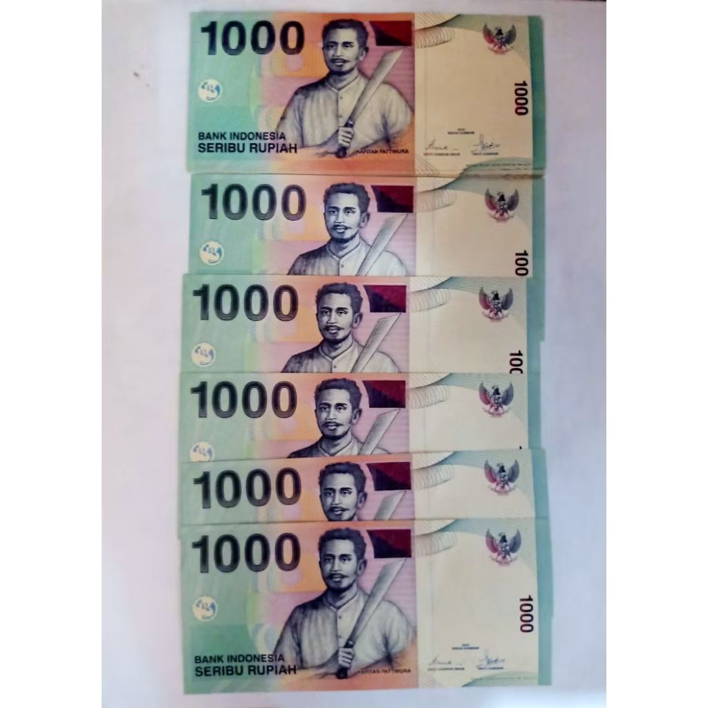 Uang kertas kuno koleksi Rp 1.000 tahun 2000
