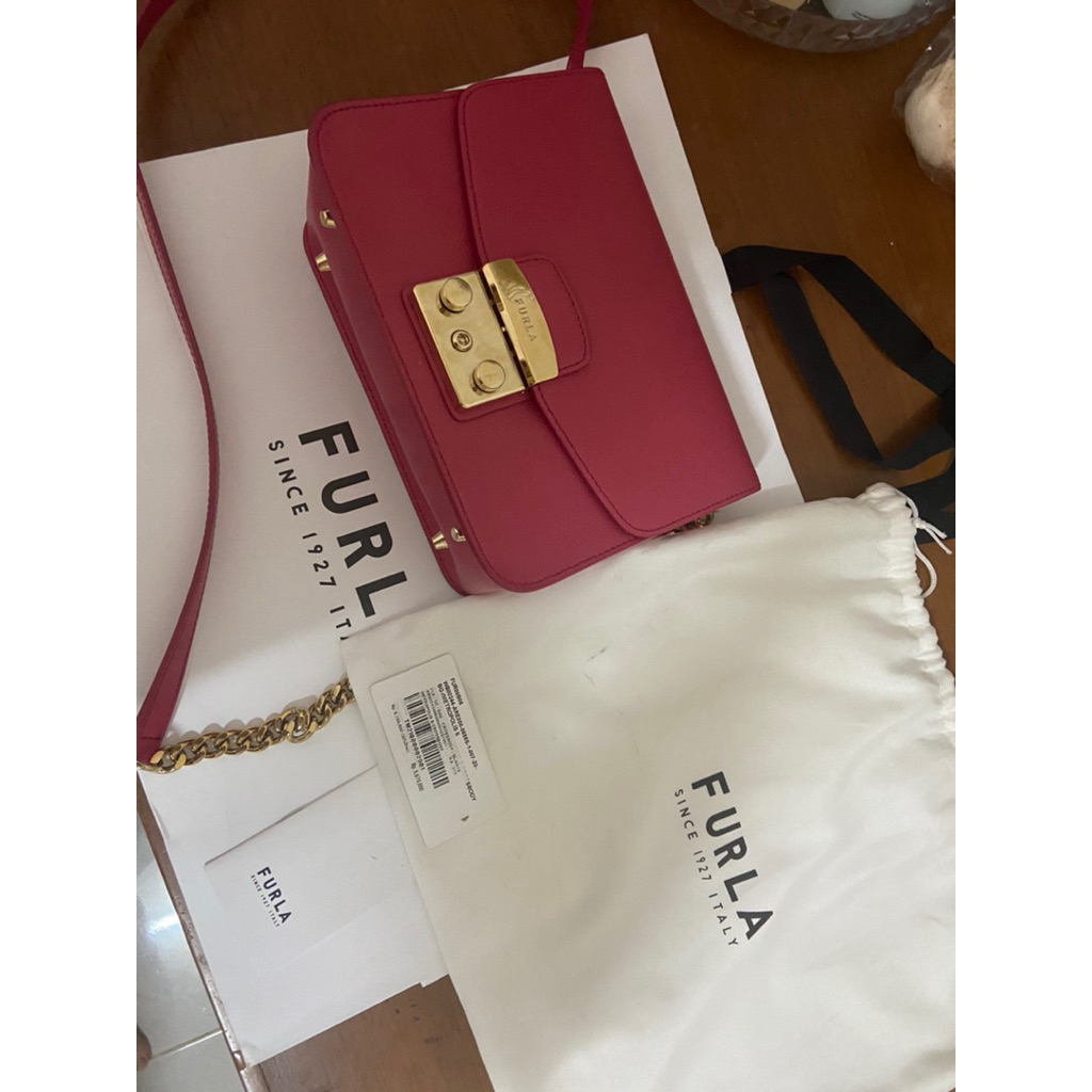 Preloved Furla Sling Bag Metropolis