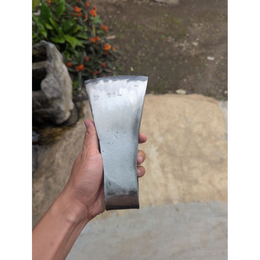 Kapak Pemotong Kayu Besar