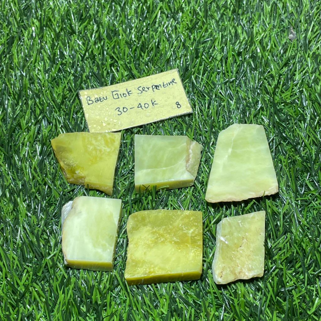 batu akik jenis batu giok serpentine unik hijau langka / bongkahan batu akik giok serpentine