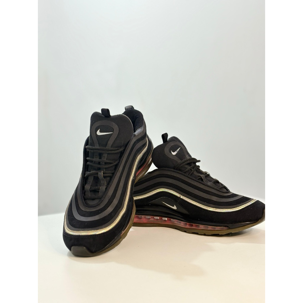 Nike Air Max 97 'Black Metallic Gold' DC2190-001 Nike Air Max 97 'Hitam Emas Metalik' DC2190-001