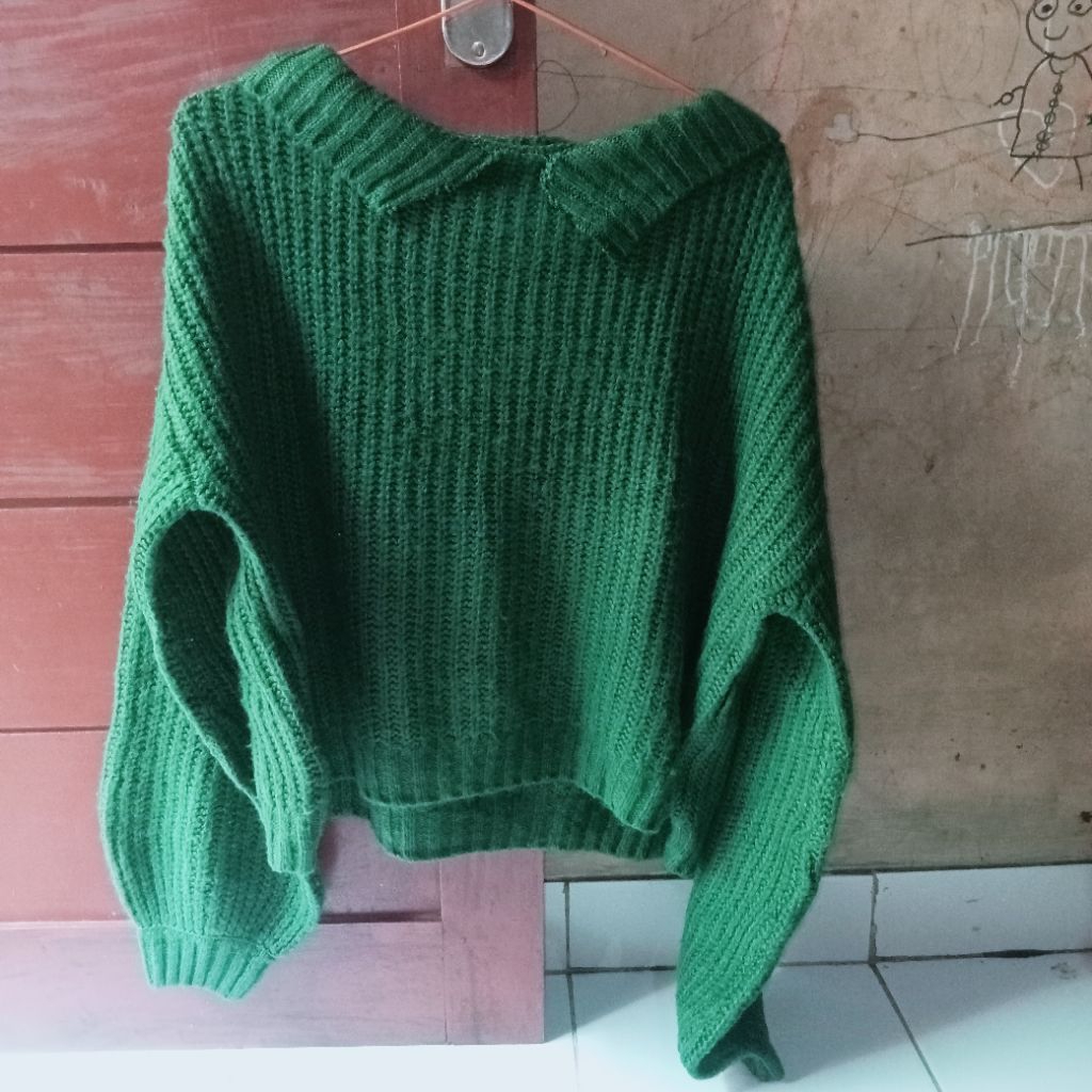 Sweater oversize rajut wanita semi crop lengan balon meledak