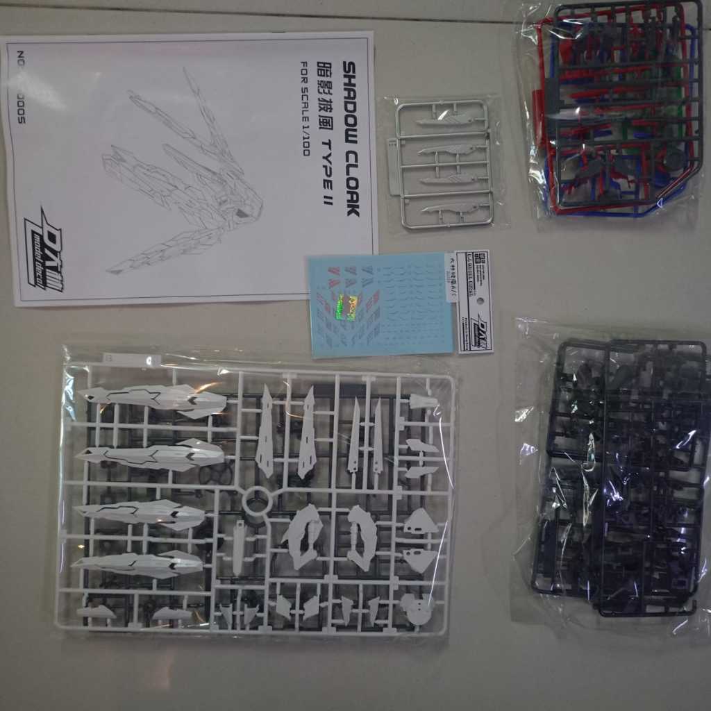 SHADOW CLOAK TYPE II FOR SCALE 1/100 MG Model Kit RED WHITE