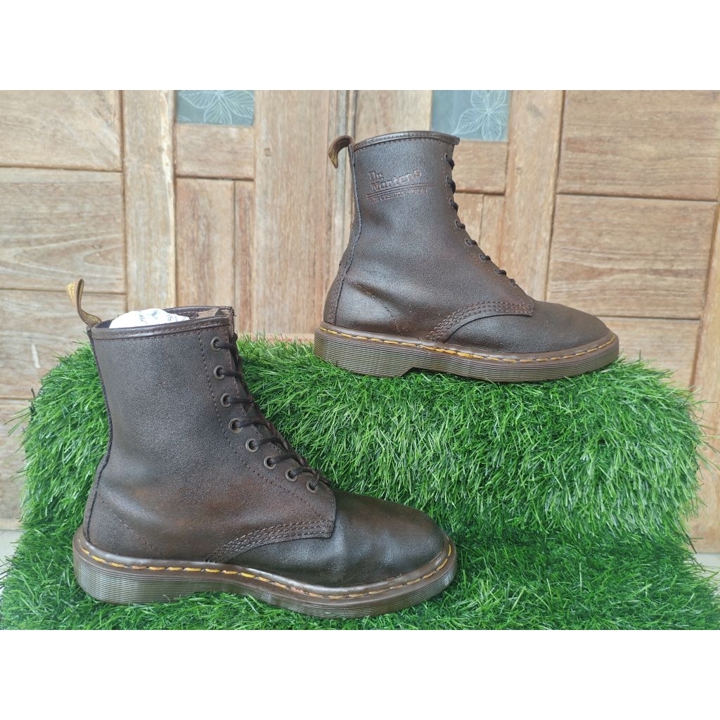 Sepatu Dr. Martens England