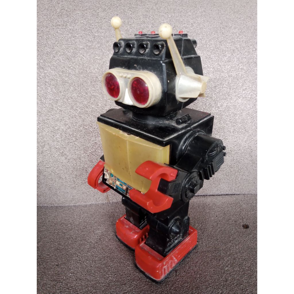 robot saturn robot  jadul display vintage