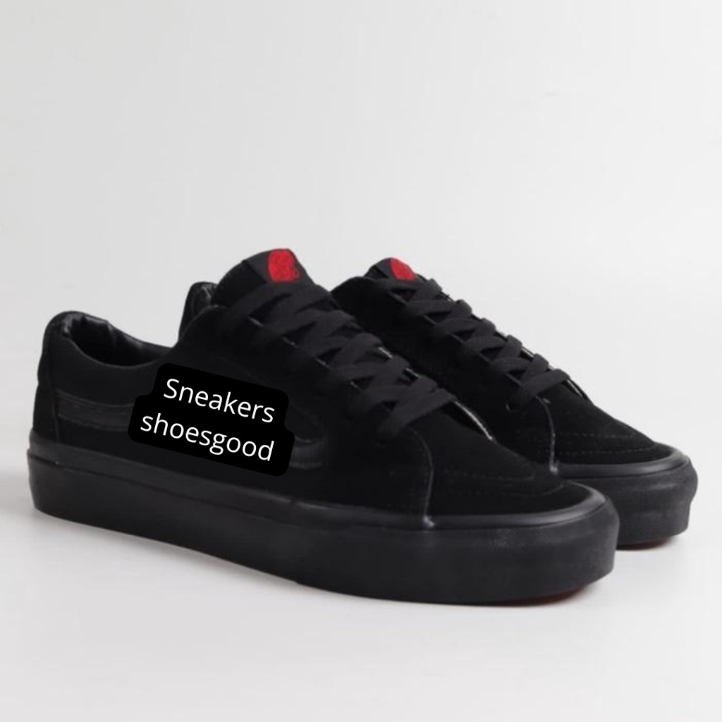 Sepatu Sneakers Pria Wanita Warna Full Black