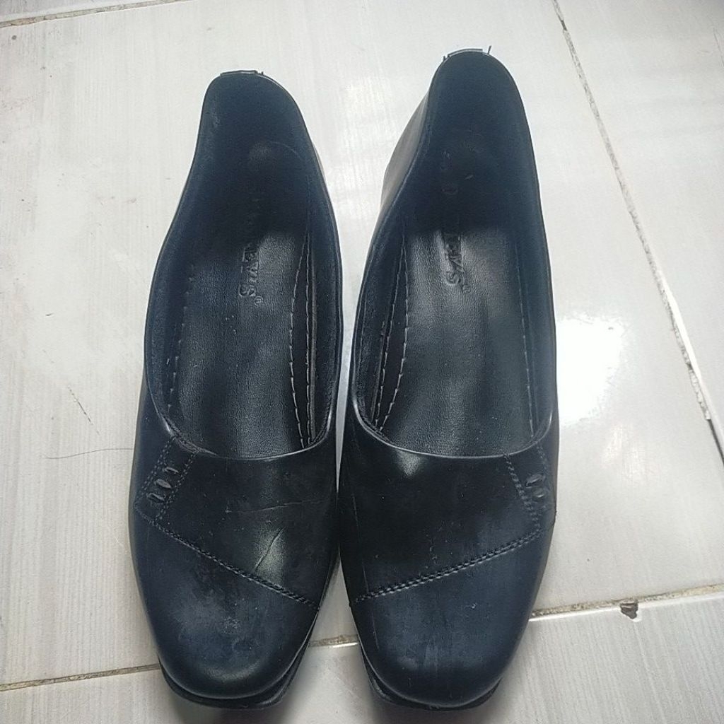 Preloved PL Sepatu Pantopel Donkey's