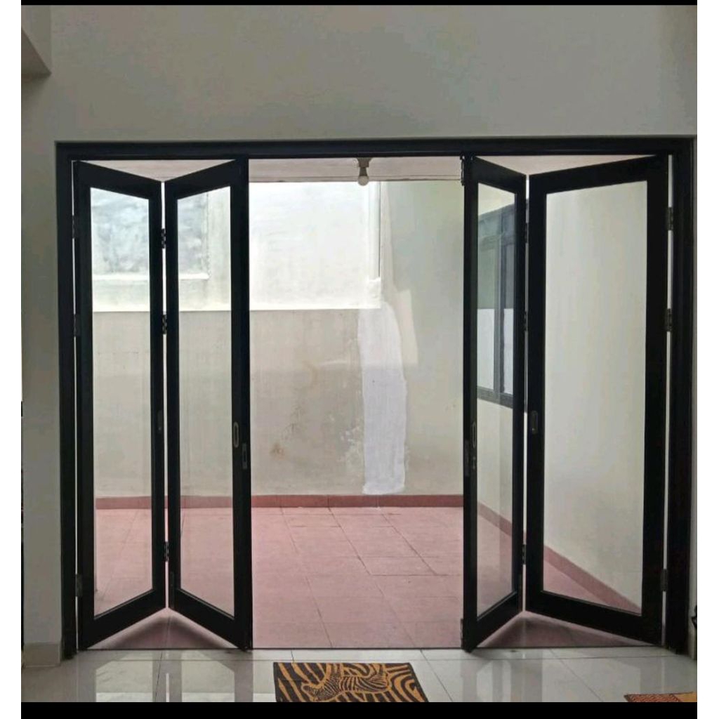 pintu lipat kaca 4 daun L 300xT 220