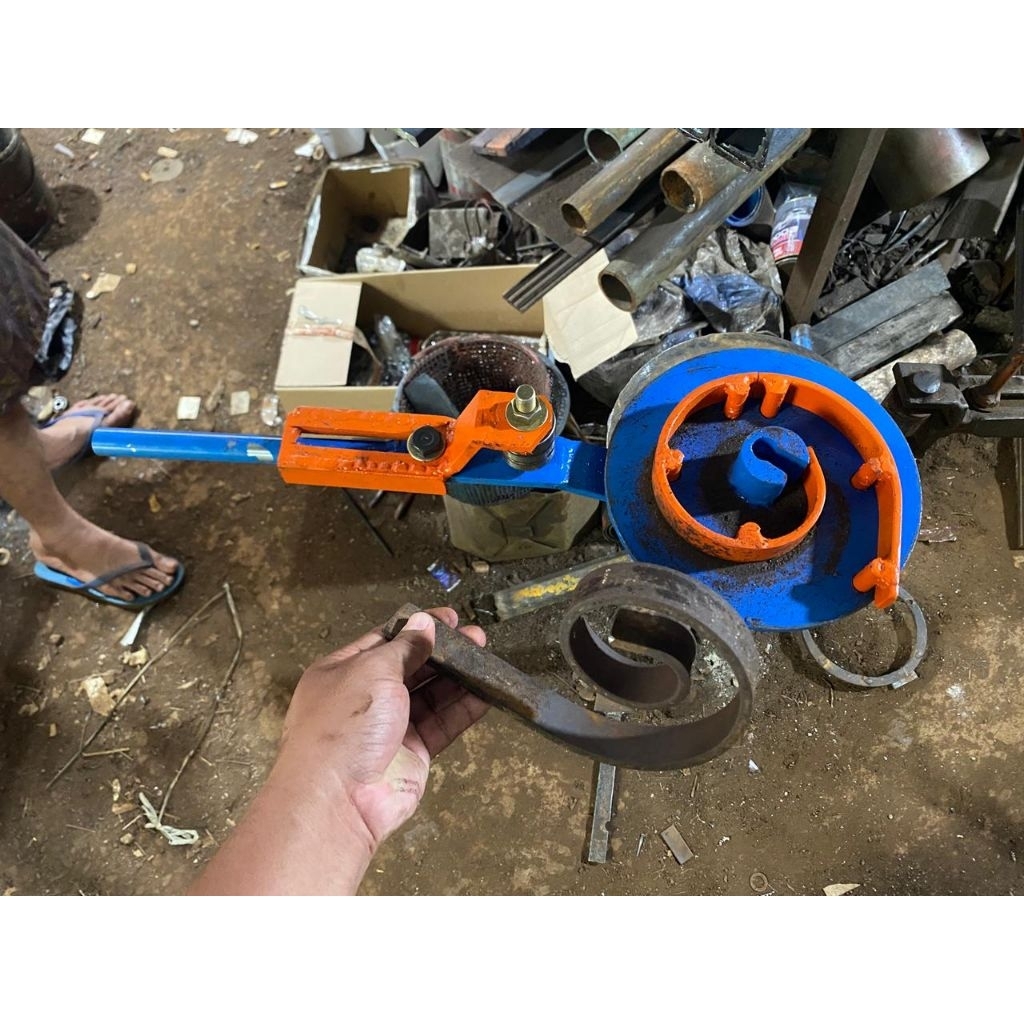 Alat bending besi Motif Leter S untuk nako ulir plat strip max 12mm