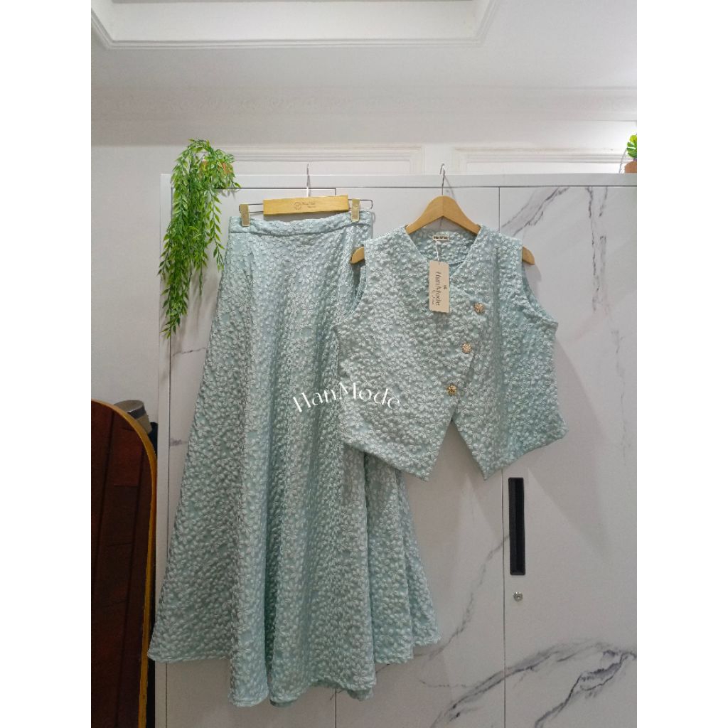 Flowyz Oneset by HanMode, oneset kekinian, oneset cantik, oneset lebaran, vest cantik, vest crop, ve