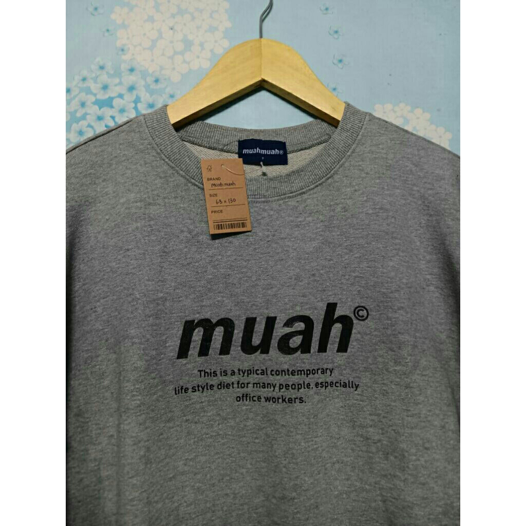 CN Crewneck muahmuah muah muah