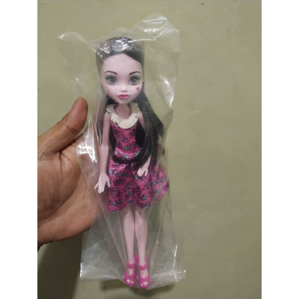 monster high draculaura