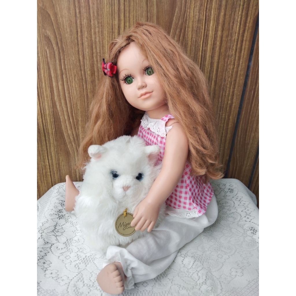boneka gadis cantik&kucing