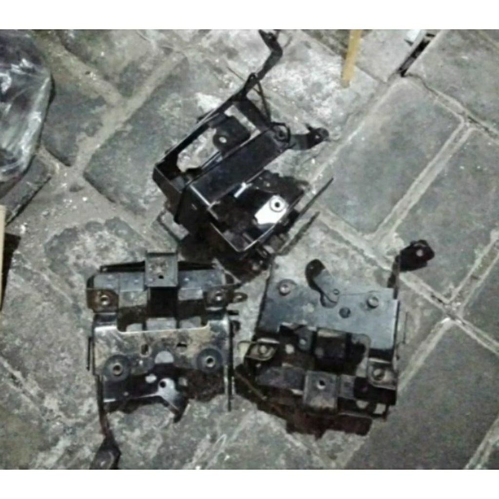 Box Dudukan Tempat Aki Vario 110 Karbu Old Lama Bukan Techno Original Copotan