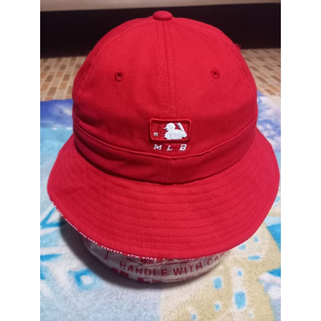 Preloved Bucket Hats YANKEES MLB Original