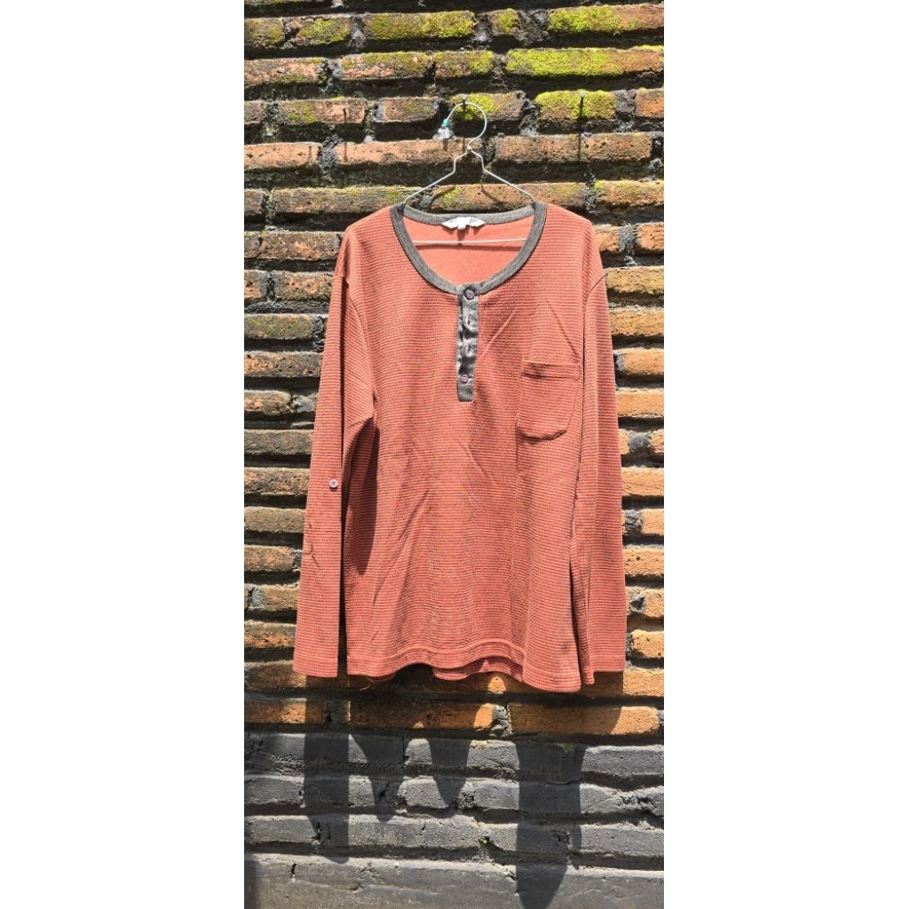 Preloved Kaos Pria Lengan Panjang