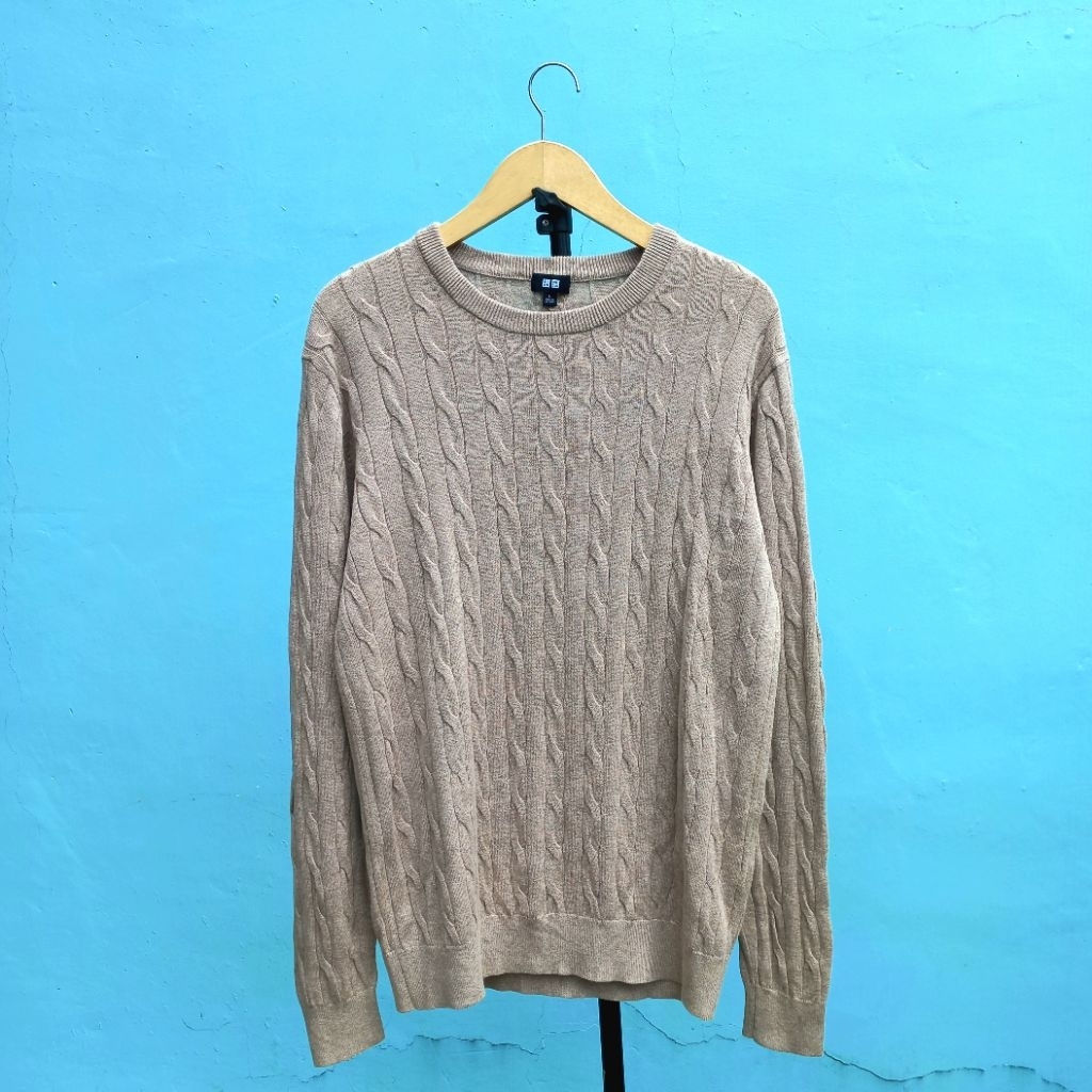 Sweater kepang uniqlo mocca