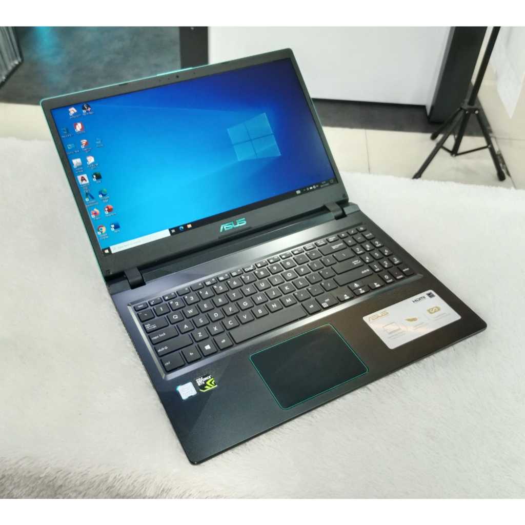 Laptop Leptop  F560u Core i5-8250  Ram 12 gb Ssd 256 gb hdd 1tb  vga gtx1050 4 gb 15 inc core i5/12g